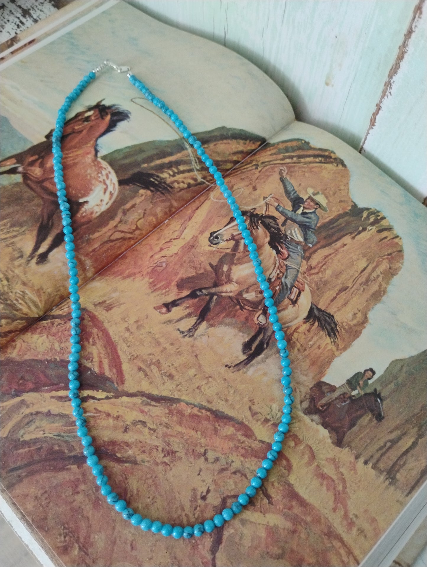 Vintage turquoise 18in beaded necklace