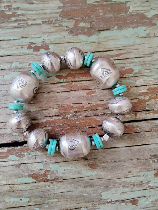 Stretchy pearls